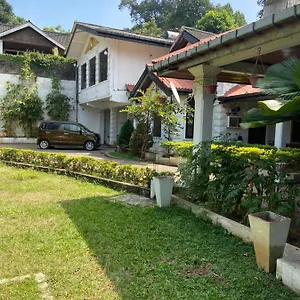 Гостевой дом Garden, Канди